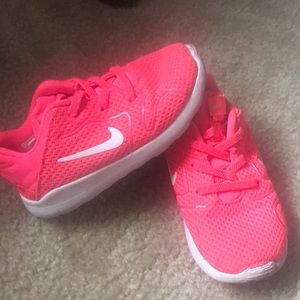 Nike girl shoes